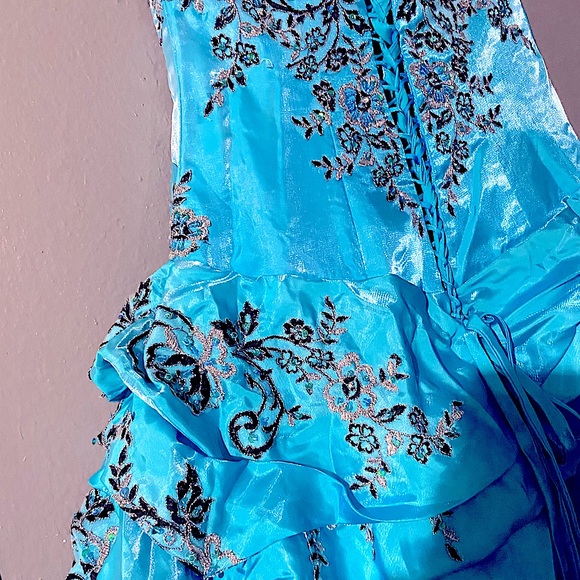 Strapless light Blue & Black lace BALL GOWN - (2nd STYLE) - Picture 9 of 11